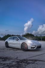 Porsche Panamera Turbo Sport Turismo 2017 года (NA)